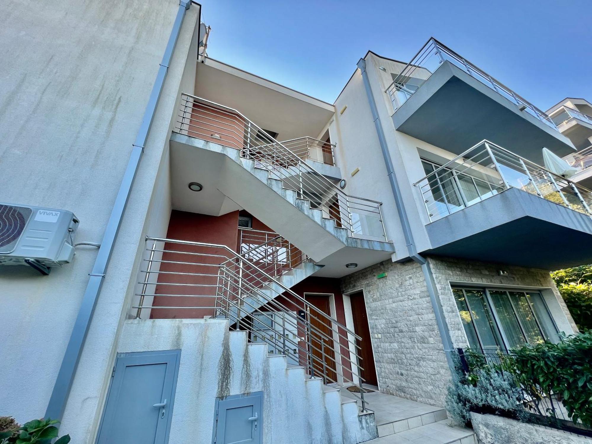 Acacia Hill B8 Daire Ðenovići Dış mekan fotoğraf