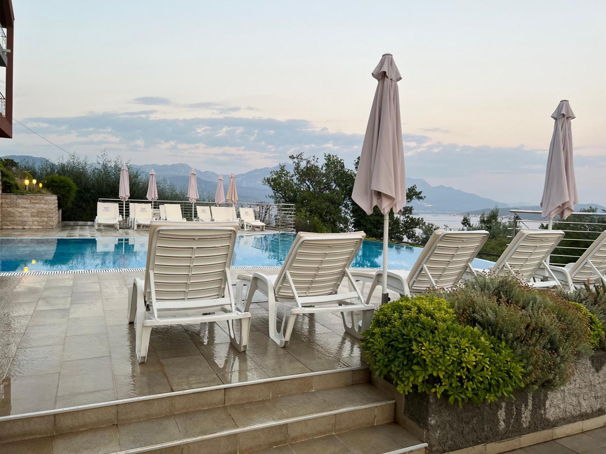Acacia Hill B8 Daire Ðenovići Dış mekan fotoğraf