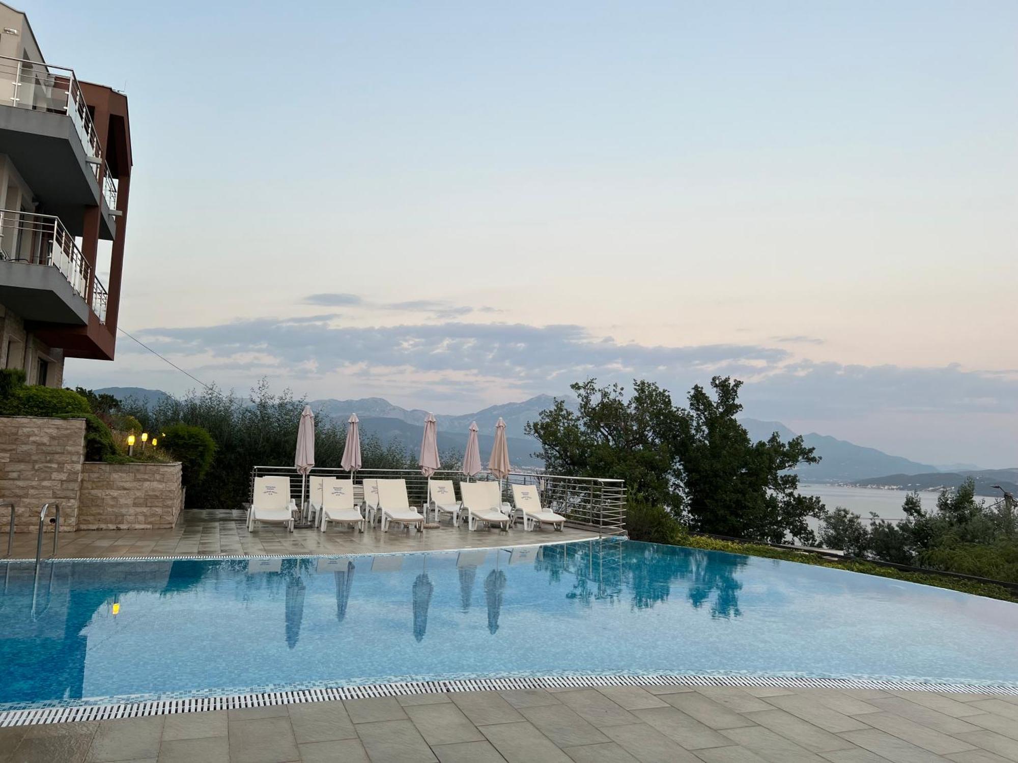 Acacia Hill B8 Daire Ðenovići Dış mekan fotoğraf